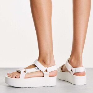 Platform Sport Sandals in White - Unbranded